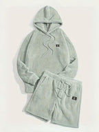 EB | Fluffy Hoodie und Shorts