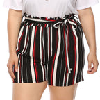 Elegante gestreifte Damen-Shorts mit Bindegürtel