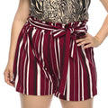 Elegante gestreifte Damen-Shorts mit Bindegürtel