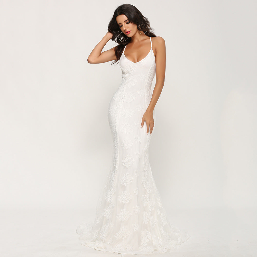 Damen elegantes figurbetontes Hochzeitskleid mit zarter Spitzenverzierung EB