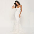 Damen elegantes figurbetontes Hochzeitskleid mit zarter Spitzenverzierung EB