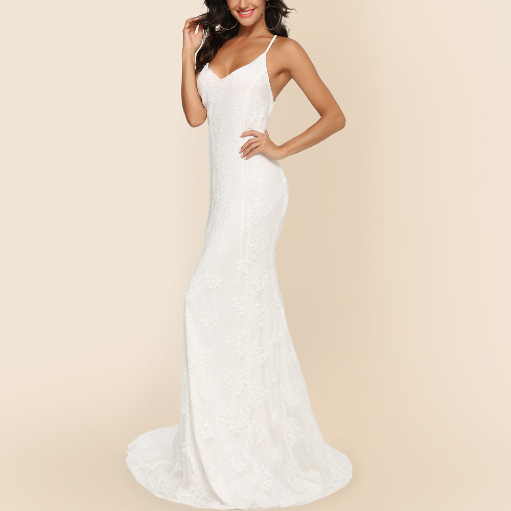 Damen elegantes figurbetontes Hochzeitskleid mit zarter Spitzenverzierung EB