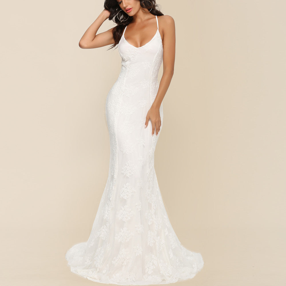 Damen elegantes figurbetontes Hochzeitskleid mit zarter Spitzenverzierung EB