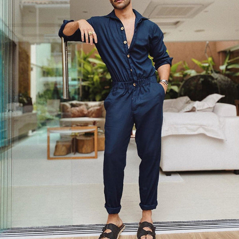 Herren-Jumpsuit mit Hemdkragen, elastischem Bund und schmal zulaufenden Beinen