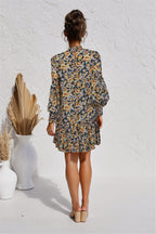 Damen Blümchen Minikleid mit voluminösen Ärmeln und dekorativem Stehkragen EB