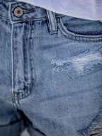 EB | Beinabschluss Ripped Jeans Shorts