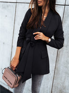 Damen elegante Blazerjacke mit Bindegürtel und praktischen Taschen EB