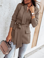 Damen elegante Blazerjacke mit Bindegürtel und praktischen Taschen EB