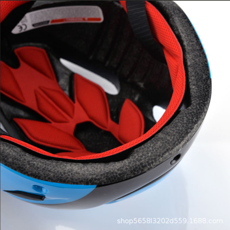Fahrradhelm mit Visier
