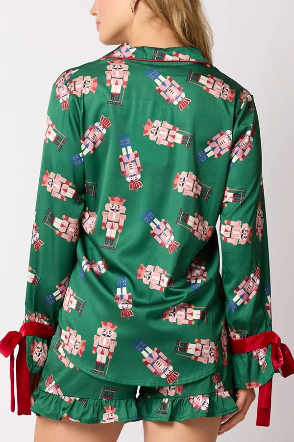 Weihnachts-Set mit bedrucktem Oberteil mit Schleife und Rüschen-Shorts
