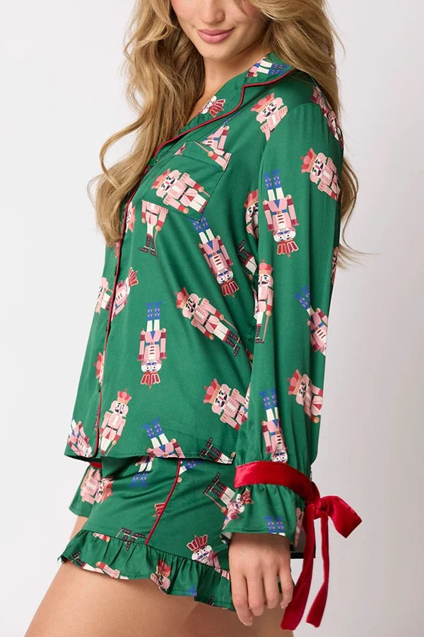 Weihnachts-Set mit bedrucktem Oberteil mit Schleife und Rüschen-Shorts