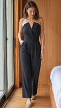 Eleganter ärmelloser Damen-Jumpsuit mit V-Ausschnitt und weitem Bein