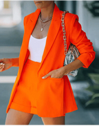 EBMode - Stilvolles Set Bestehend Aus Edlem Blazer Und Lässigen Shorts