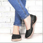 Damen bequeme und stilvolle Slipper mit perforiertem Design EB