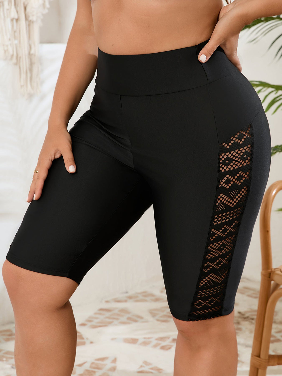 Sportliche Damen-Radlerhose mit Spitzenbesatz