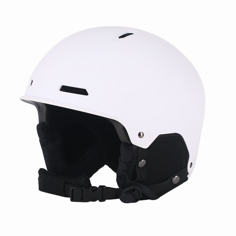 Protektiver Skihelm