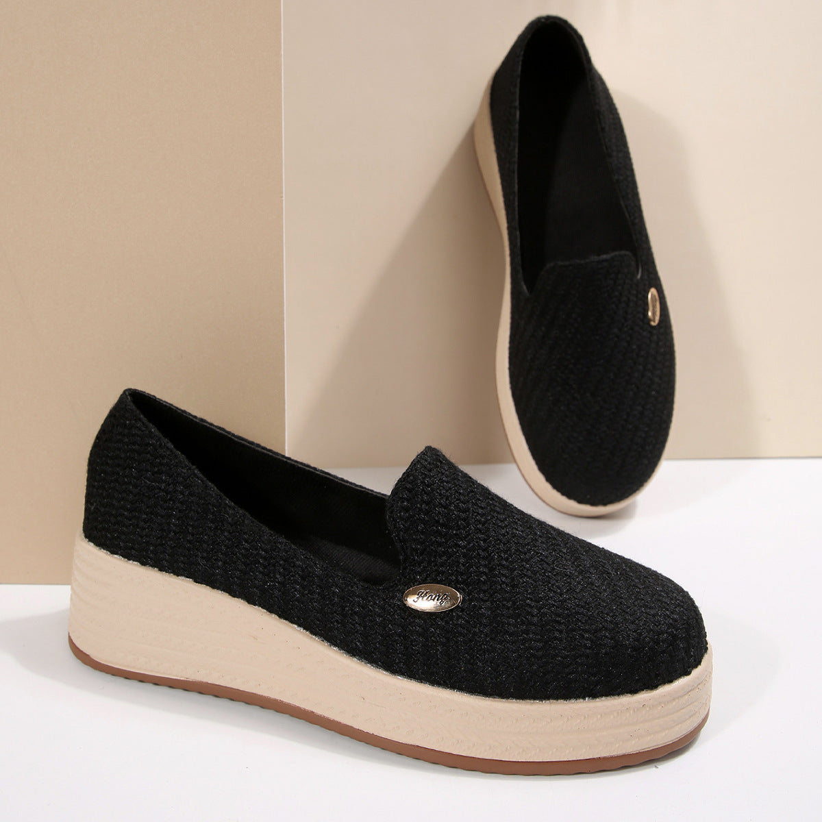 Damen Bequeme Plateauslipper mit elegantem Obermaterial EB