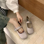 Damen Ballerinas mit verstellbarem Riemchen und perforierter Oberfläche EB