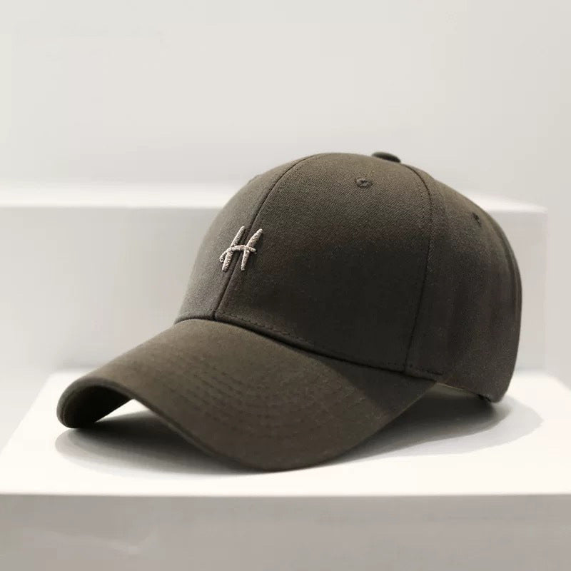 Minimalistische bestickte Kappe