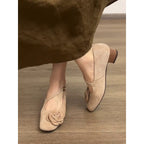 Damen Ballerinas mit dekorativer Blütenapplikation und komfortablem Blockabsatz EB
