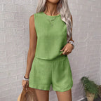 Zweiteiliges Set aus ärmellosem Crop-Top und Shorts