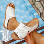 Damen Bequeme Mulesandaletten mit raffiniertem Lochmuster und elastischem Riemendesign EB
