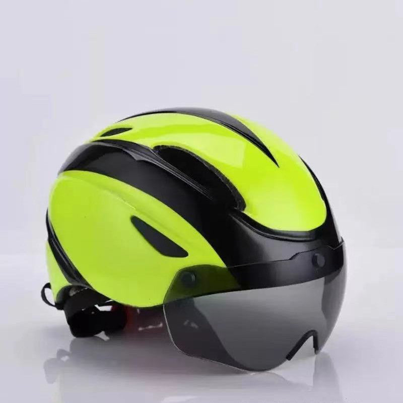 Fahrradhelm mit Visier