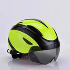 Fahrradhelm mit Visier