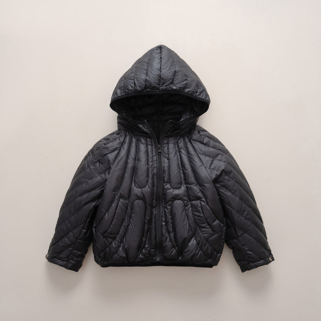 Damen gesteppte Jacke mit Kapuze und trendigem Design EB