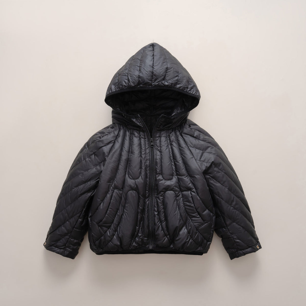 Damen gesteppte Jacke mit Kapuze und trendigem Design EB