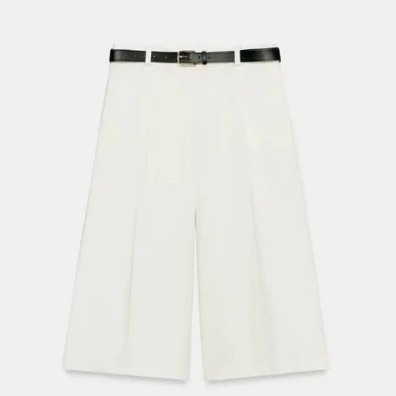 High-Waist-Culotte-Shorts mit Falten und Ziergürtel