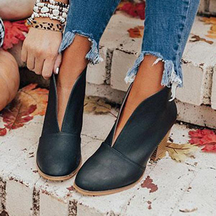 Damen Ankle Boots mit modischem Schnitt und hochwertiger Oberflächenstruktur EB