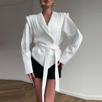 Damen Blazer mit hochmodernem Schnitt EB
