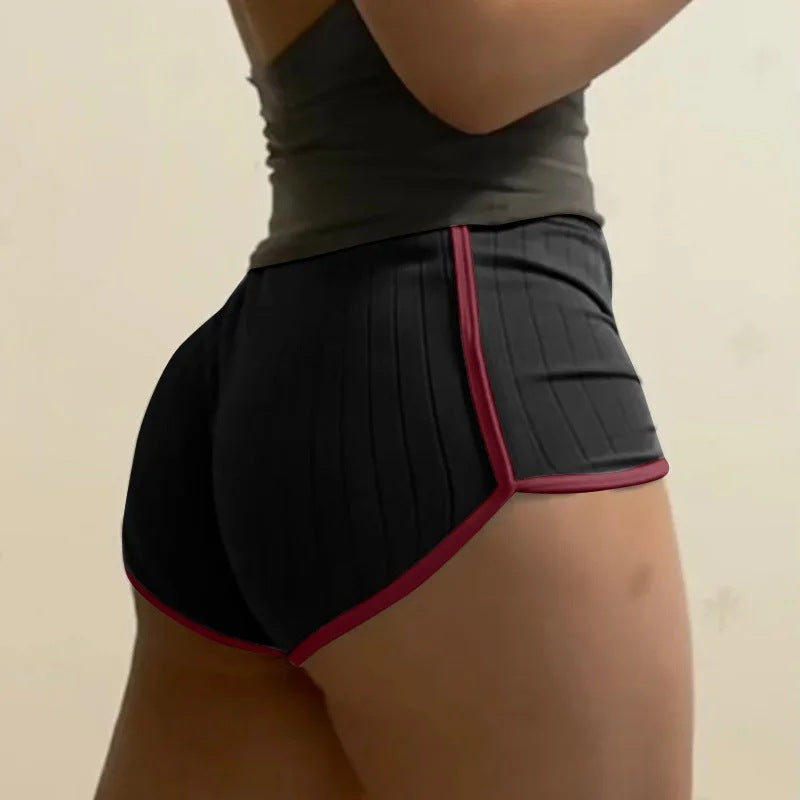 Plissierte Damen-Freizeitshorts mit Kontrastpaspel