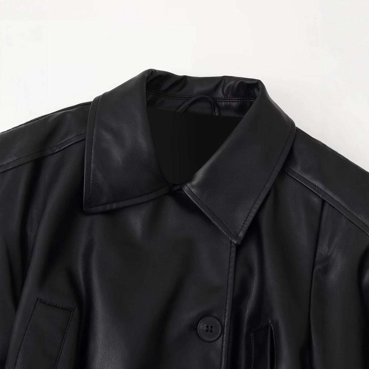 Damen Kunstlederjacke mit eleganten Knopfdetails und Gürteldesign EB