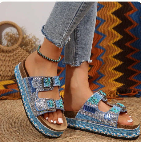 Damen Komfortable Riemchen-Sandalen mit kunstvollen Verzierungen und anpassbarem Riemendesign EB