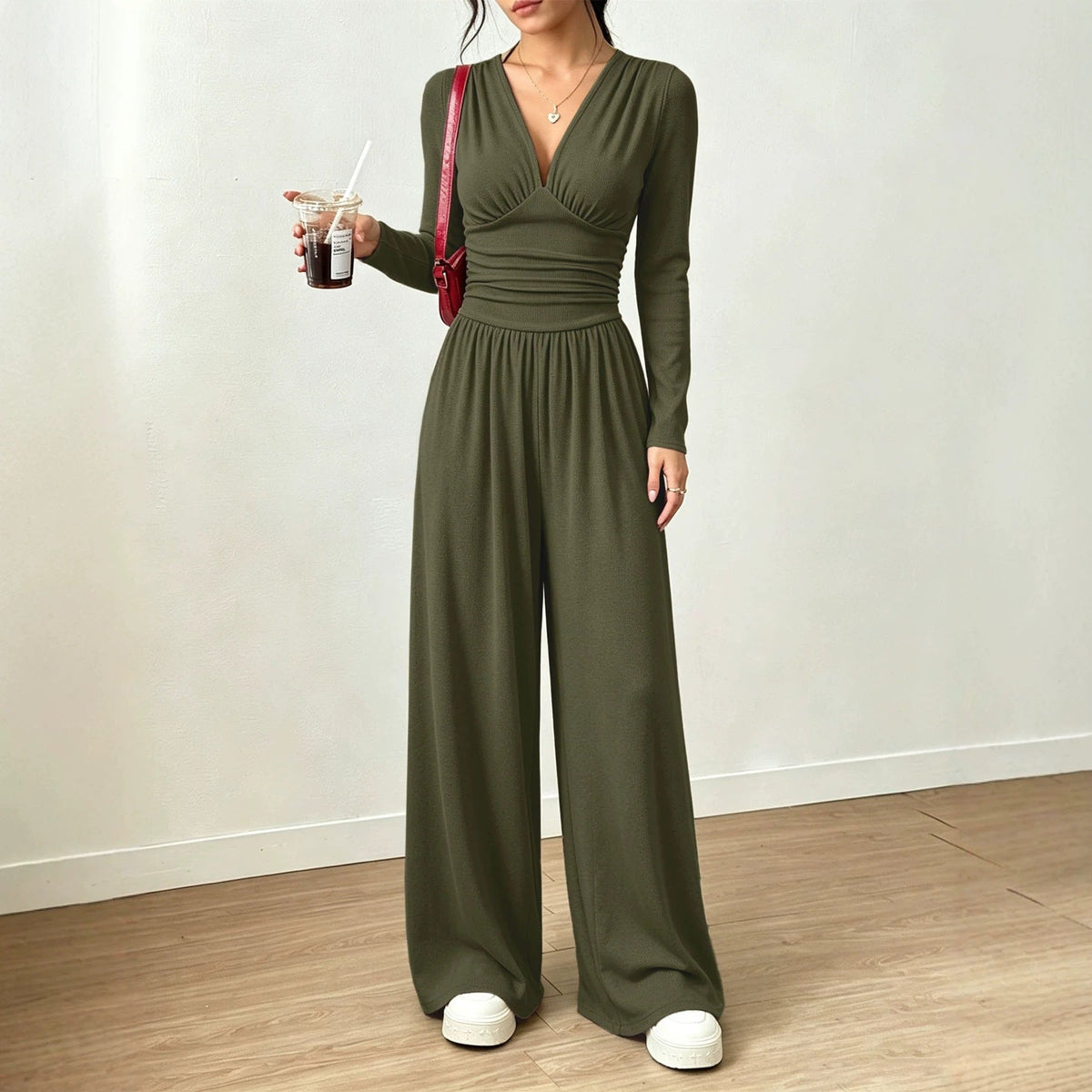 Eleganter V-Ausschnitt-Jumpsuit mit Wickeltaille
