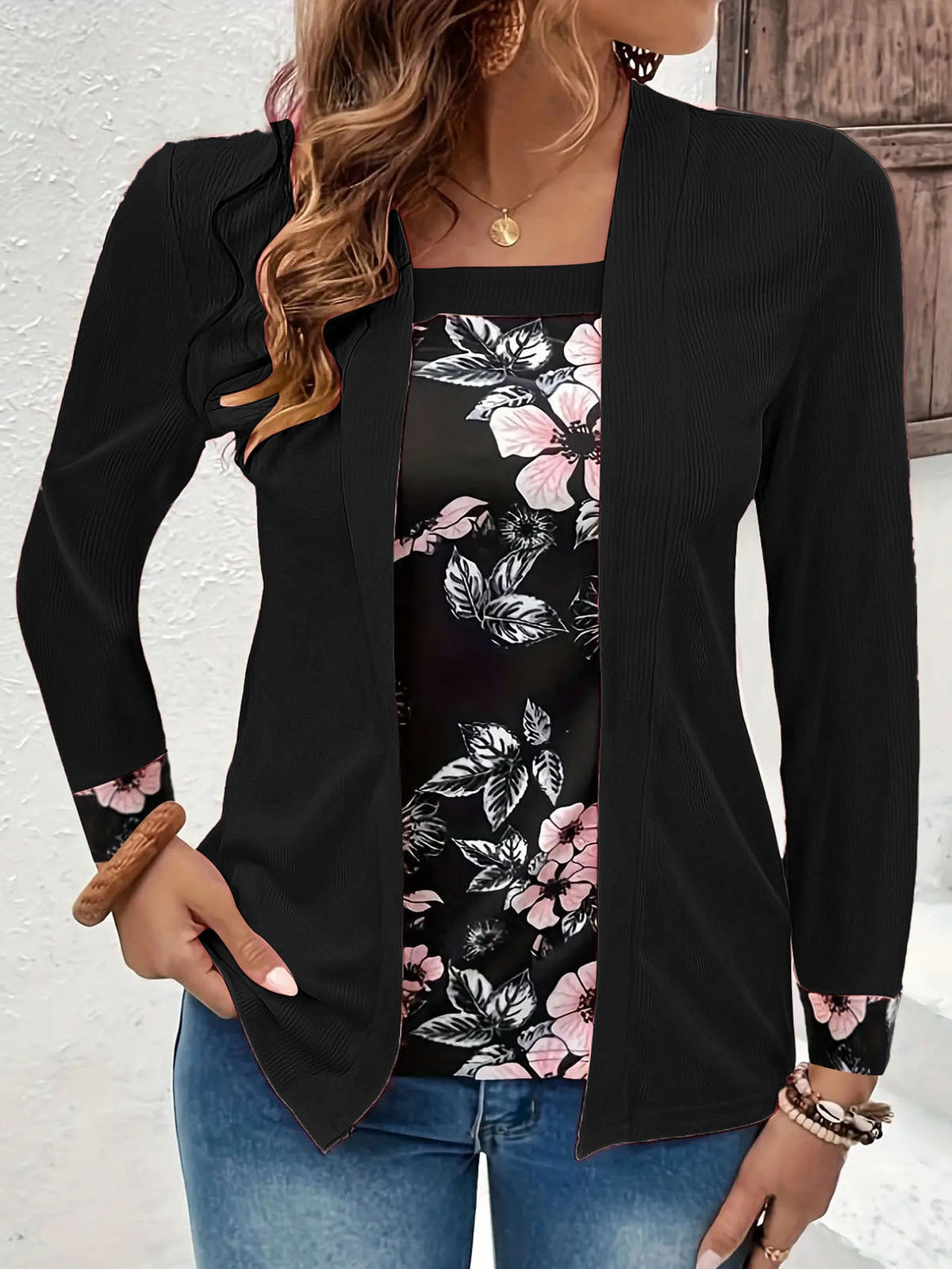 Damen Freizeitjacke mit modischem floralen Akzent und elegantem Schnitt EB