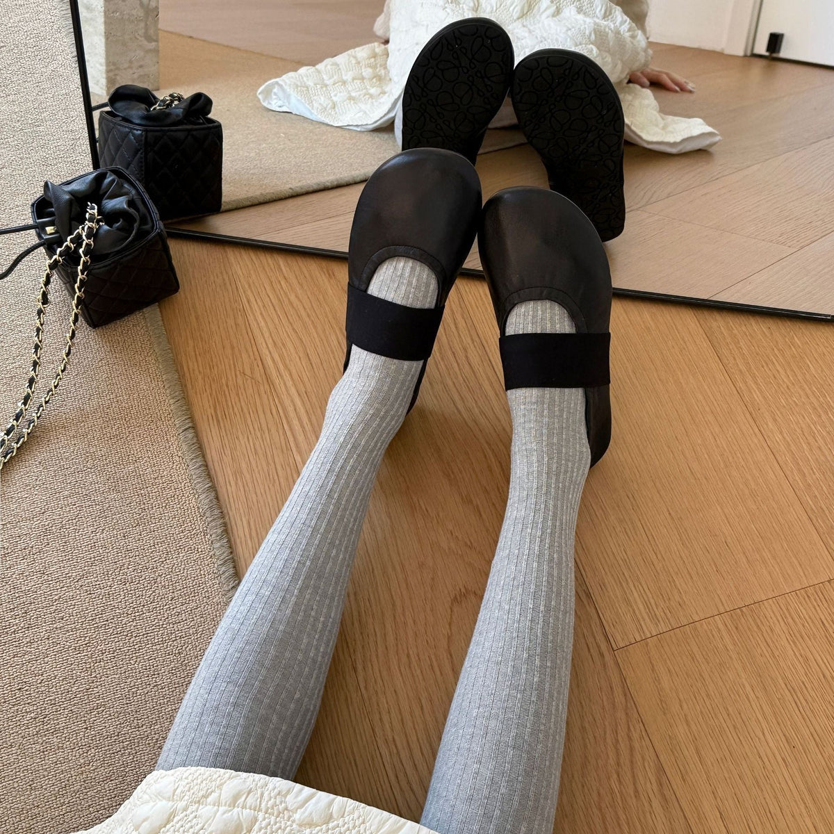 Damen Elegante Ballerinas mit verstellbarem Riemchen und komfortablem Fußbett EB