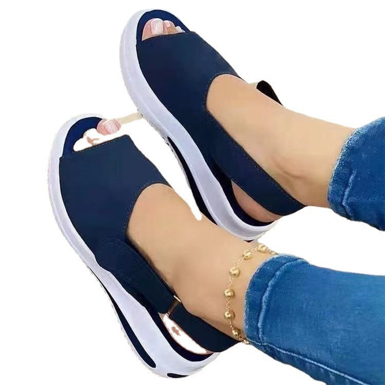 Damen Bequeme Zehentrenner mit stylischem Riemendesign EB