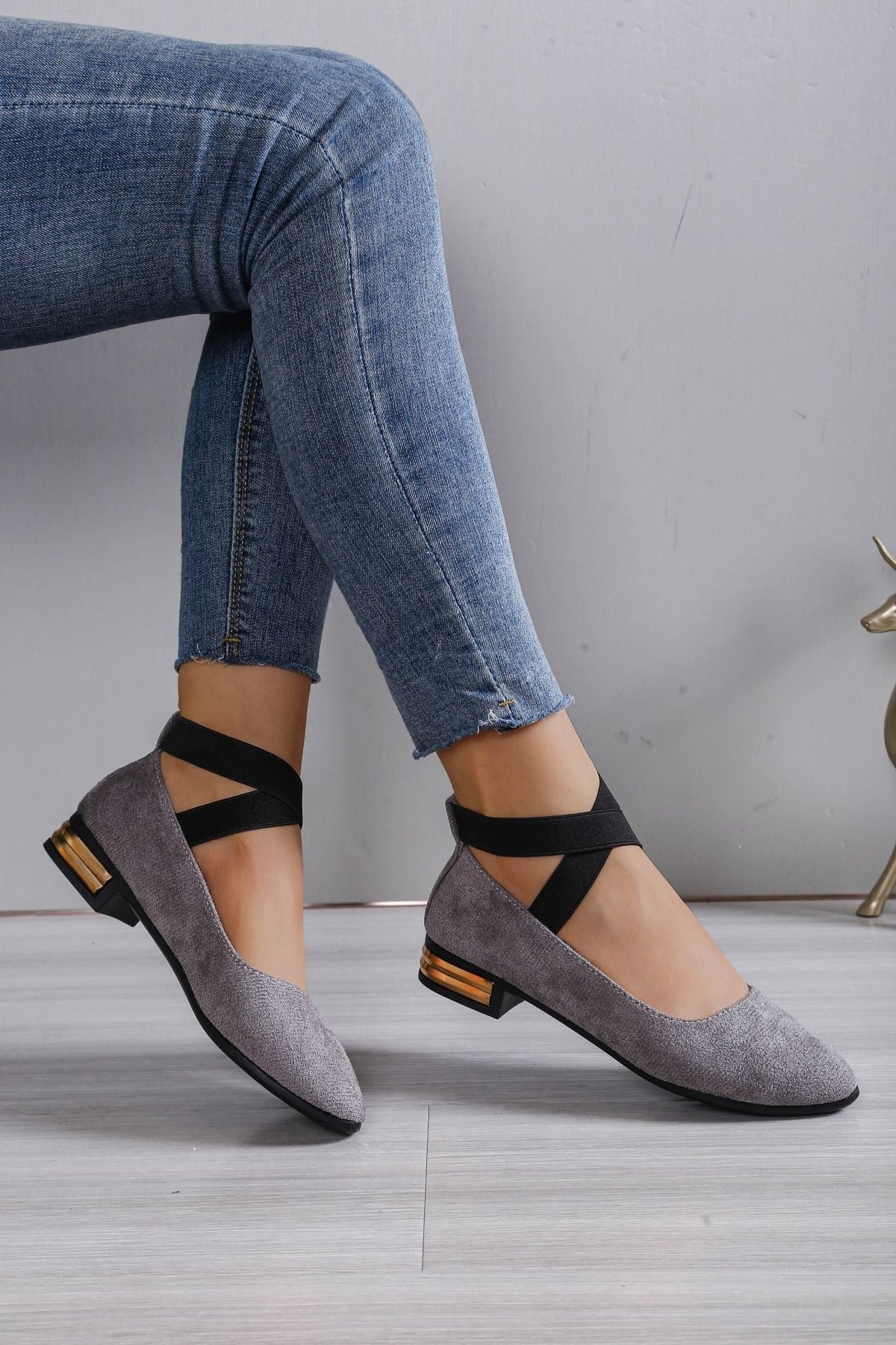 Damen Elegante Ballerinas mit elastischem Riemchen EB