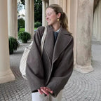 Damen eleganter Wool Peacoat mit tiefem Revers und praktischen Taschen EB