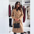 Damen eleganter Trenchcoat mit tailliertem Schnitt und seitlichen Taschen EB