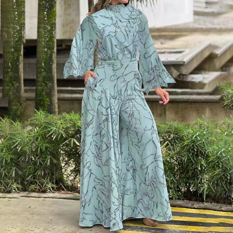 Eleganter Jumpsuit mit Stehkragen und Ballonärmeln
