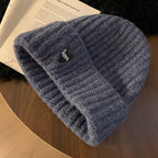 Gemütliche Strickmütze mit Herz-Aufnäher