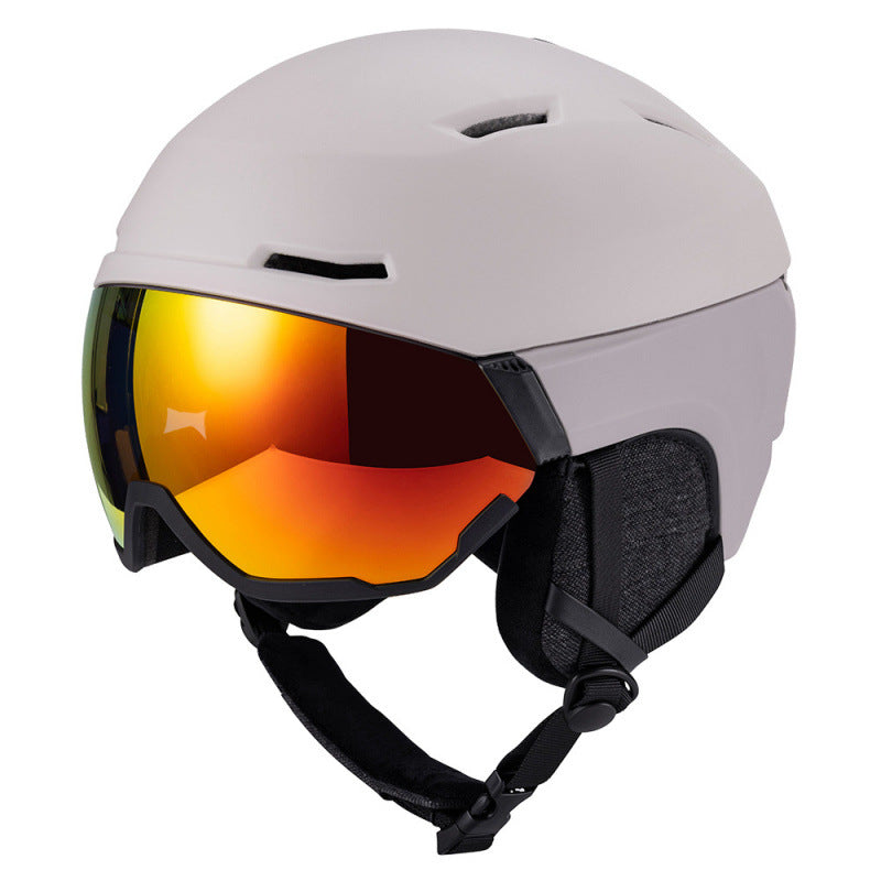 Skihelm mit integriertem Visier