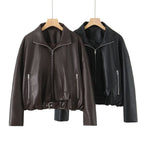 Damen Kunstlederjacke mit taillierbarem Gürtel und seitlichen Reißverschlusstaschen EB