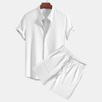 Velours-Poloshirt und Velours-Shorts