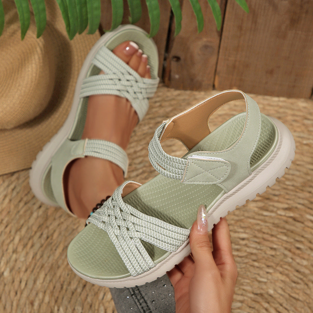 Damen Bequeme und stilvolle Riemensandalen mit elastischen Details EB