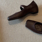 Damen Ballerinas mit einzigartigem Quadratzehen-Design und verstellbarem Riemen EB